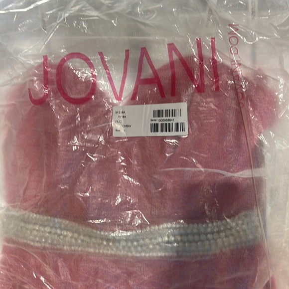 Beautiful Jovani evening dress. Color is Fuchsia. Size 8. - Picture 5 of 5